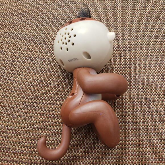 Wowee Interactive Happy Finger Monkey Action Figure - Picture 3 of 3